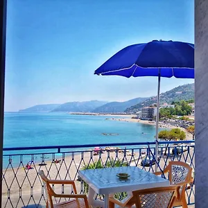 La Casa Di Aurelio Apartment Capo dʼOrlando