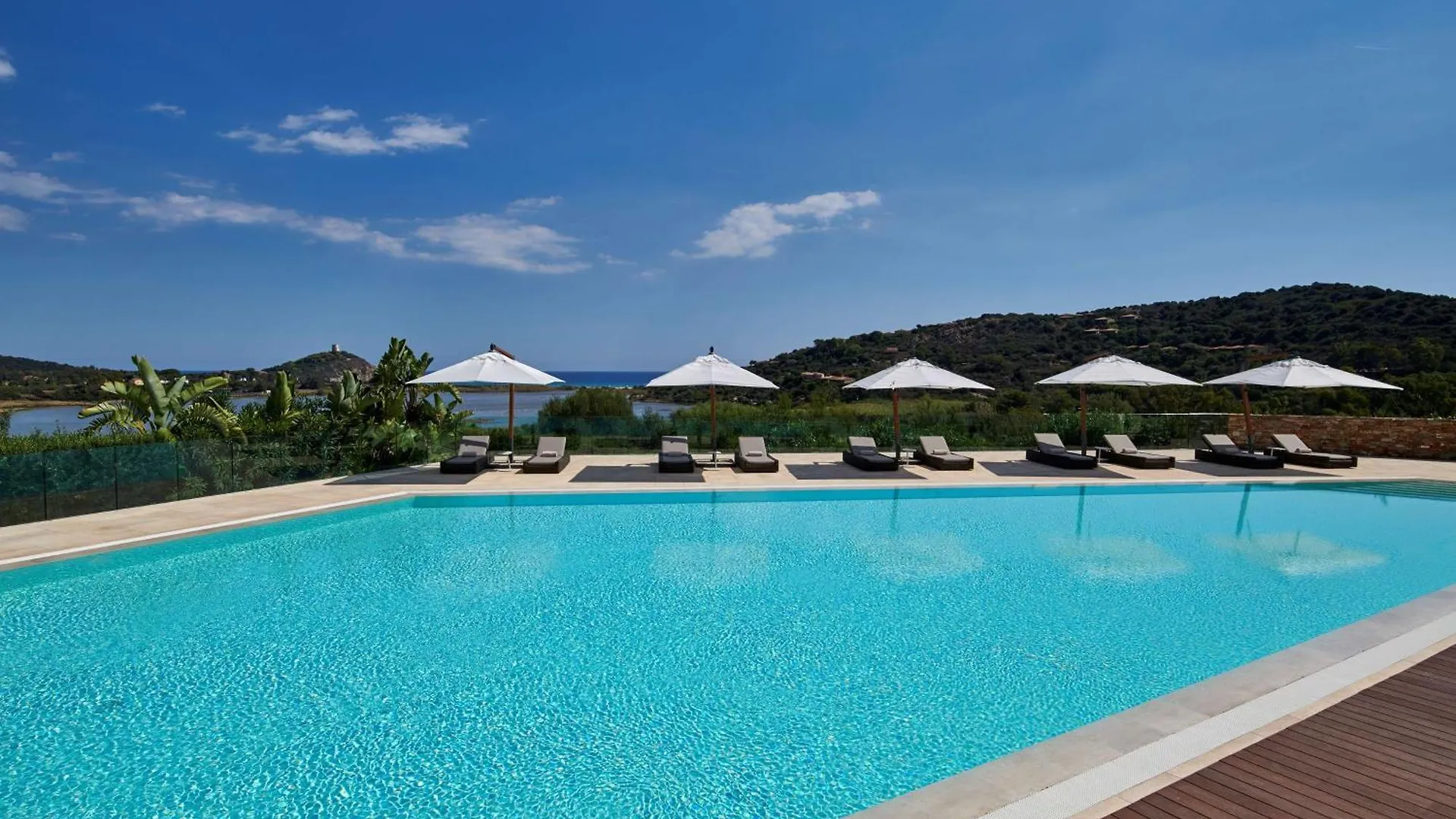 Conrad Chia Laguna Sardinia 5*,